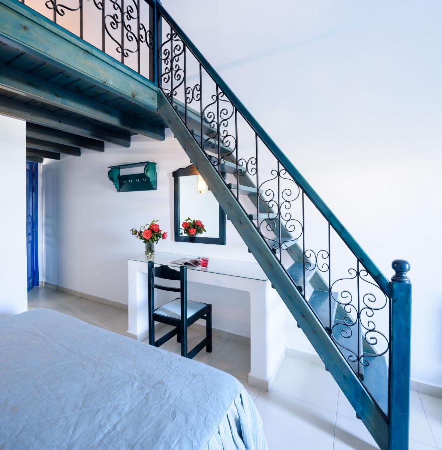 Rezort Veggera Perissa (Santorini)