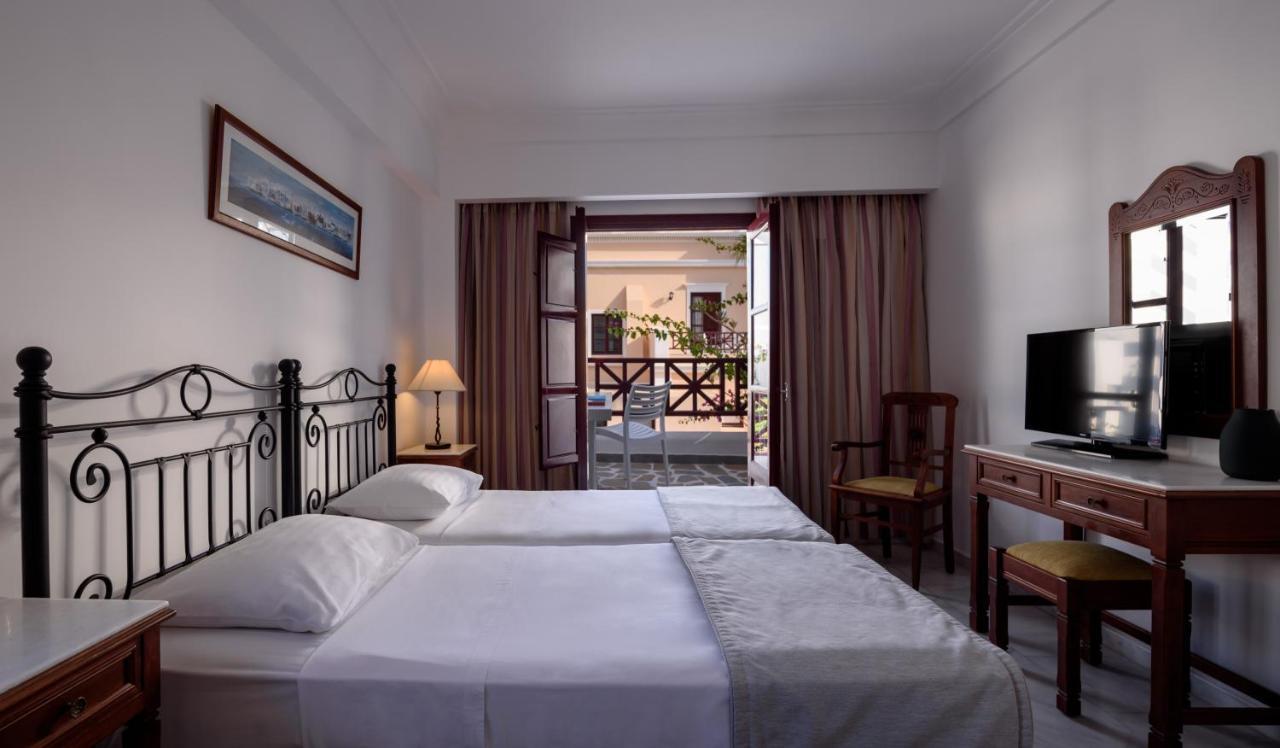 Rezort Veggera Perissa (Santorini)